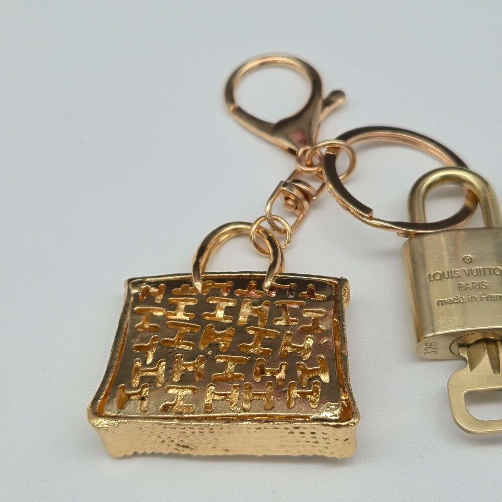 Louis Vuitton Authentic Gold Lock & Key 🔑 Bag Charm + Unbranded Bag Keychain - Picture 7 of 8